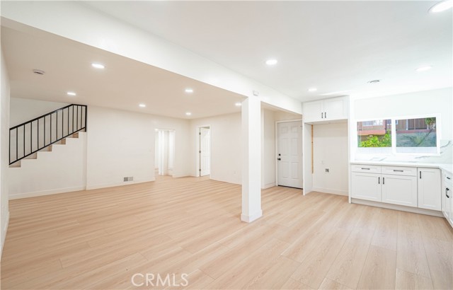 Detail Gallery Image 6 of 31 For 3510 Slayton St, Hawthorne,  CA 90250 - 5 Beds | 5 Baths