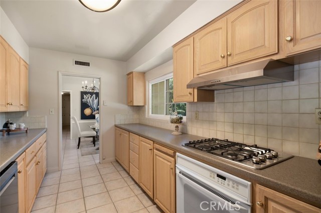 Detail Gallery Image 12 of 45 For 451 W Foothill Bld, Arcadia,  CA 91006 - 4 Beds | 3 Baths