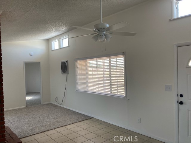 22042 Elkalo Road, Apple Valley CA: https://media.crmls.org/medias/03f5dc4d-a50c-448b-b820-e1824a35672e.jpg