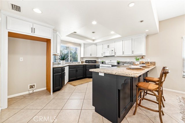 18202 Foss Lane, Huntington Beach CA: https://media.crmls.org/medias/03f5ecc9-9be7-42fd-a16e-d66469527156.jpg
