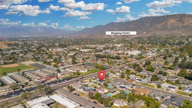 325 Echo Court, San Bernardino CA: https://media.crmls.org/medias/03f70e9c-86f0-4fd7-8c1f-c25a3ff043de.jpg