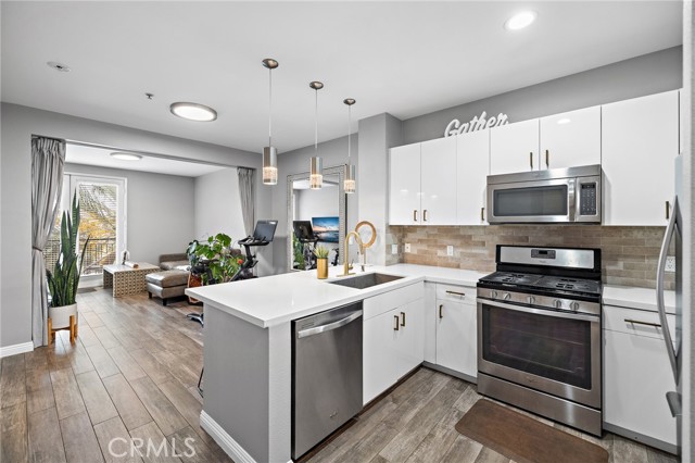 Detail Gallery Image 4 of 40 For 1801 E Katella #4005,  Anaheim,  CA 92805 - 1 Beds | 1 Baths