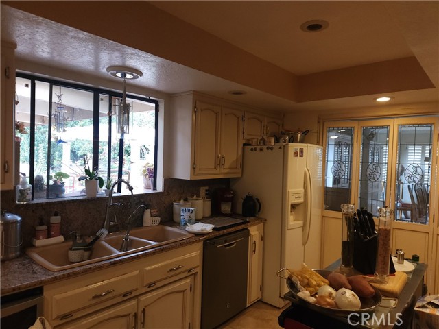 Detail Gallery Image 12 of 31 For 2281 Crystal Dr, Santa Maria,  CA 93455 - 4 Beds | 2/1 Baths