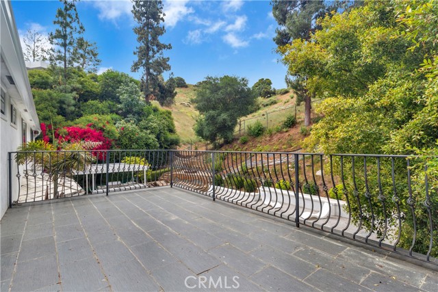 Detail Gallery Image 35 of 58 For 17438 Sumiya Dr, Encino,  CA 91316 - 4 Beds | 3/1 Baths
