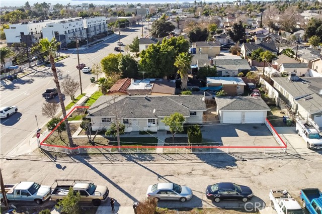 Detail Gallery Image 1 of 32 For 11233 Victory Bld, North Hollywood,  CA 91606 - – Beds | – Baths