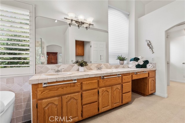 1088 Nadelhorn Drive, Lake Arrowhead CA: https://media.crmls.org/medias/03f8e0e4-c20d-4ef7-9a81-979b02def60c.jpg