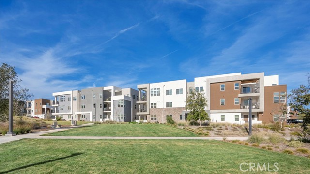 Detail Gallery Image 2 of 38 For 27225 Cranmore #101,  Valencia,  CA 91381 - 3 Beds | 3/1 Baths