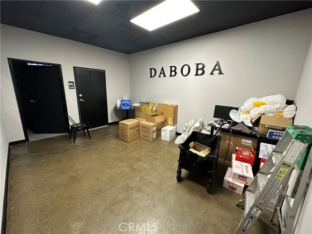 break/extra area