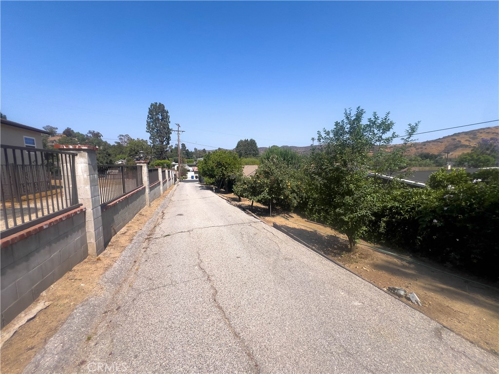 https://media.crmls.org/medias/03f9d298-5619-4985-beda-7b570b08f4d9.jpg?preset=X-Large