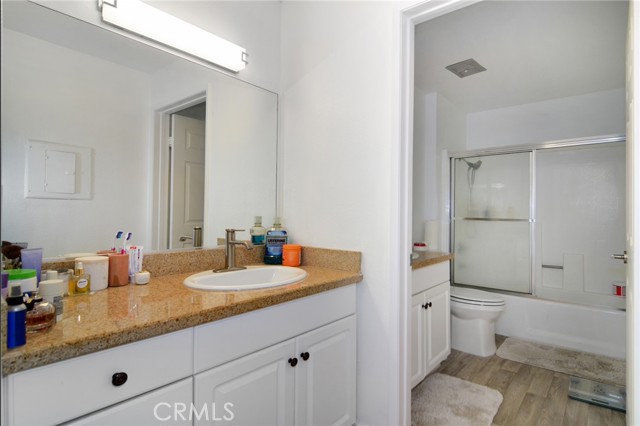21400 Burbank Boulevard, 202 photo 16