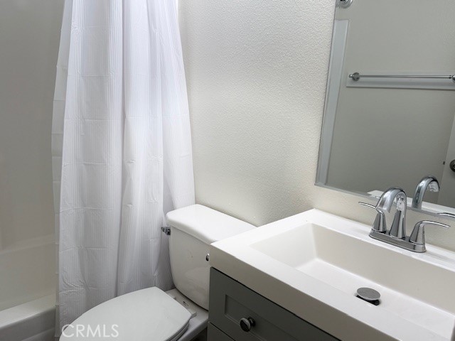 https://media.crmls.org/medias/03fa6887-79b3-4a3d-979f-236e24962aff.jpg?preset=X-Large