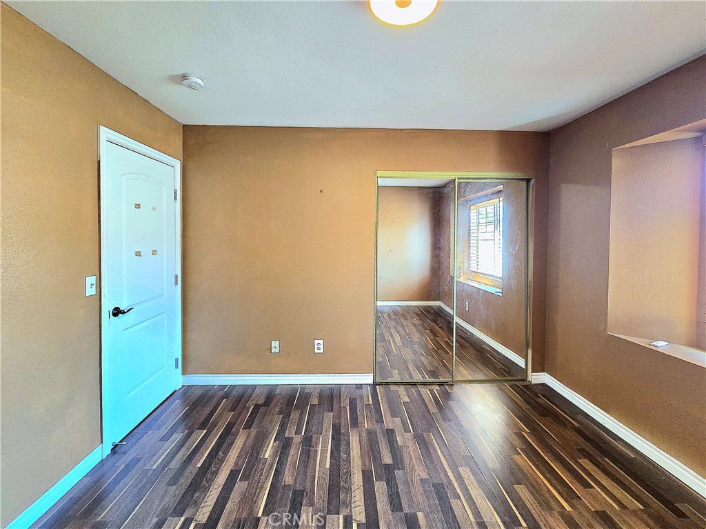 https://media.crmls.org/medias/03fa822d-3b3a-4ac1-8ef1-4cae1e96a8b8.jpg?preset=X-Large