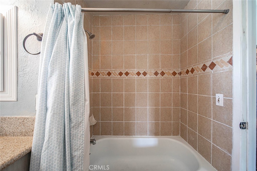 https://media.crmls.org/medias/03fae78c-aa80-4d9f-b238-298974eaefee.jpg?preset=X-Large