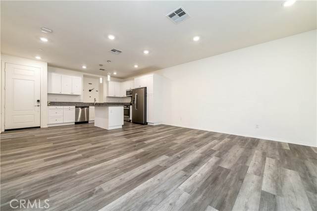 Detail Gallery Image 11 of 27 For 5901 Oatfield Ave, Corona,  CA 92880 - 3 Beds | 2/1 Baths