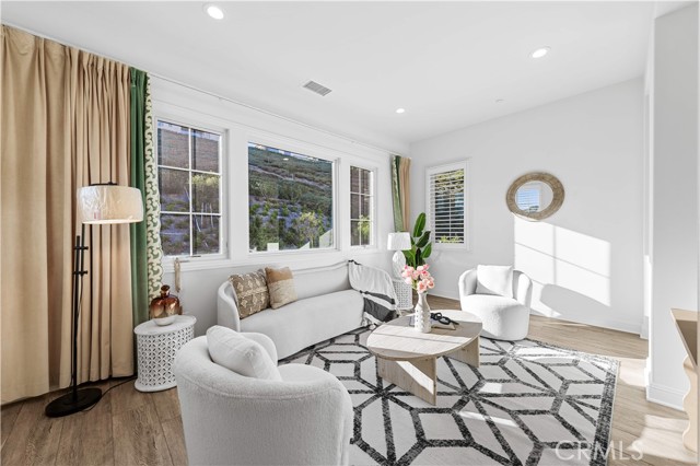 Detail Gallery Image 50 of 74 For 111 Great Oak, Irvine,  CA 92602 - 5 Beds | 5/1 Baths