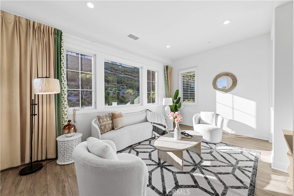 MLS #OC25277279 image #49