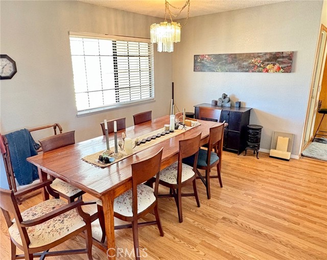 Detail Gallery Image 6 of 20 For 14195 Whispering Sands Dr, Victorville,  CA 92392 - 4 Beds | 2 Baths