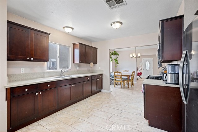 Detail Gallery Image 7 of 20 For 1737 N Mountain View Ave, San Bernardino,  CA 92405 - 4 Beds | 2 Baths