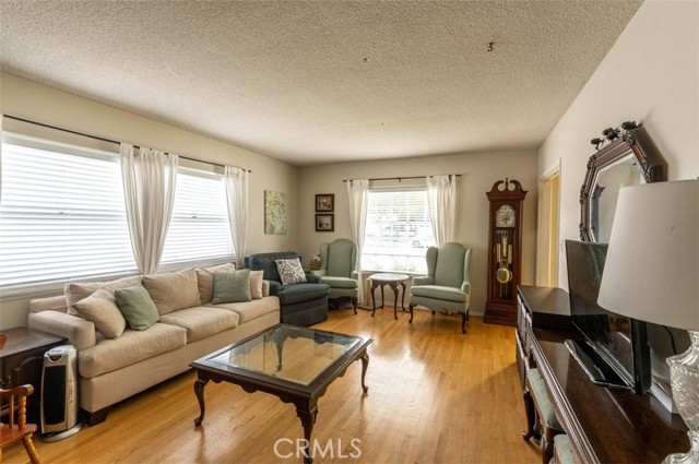 931 5th Street, Hermosa Beach, California 90254, 6 Bedrooms Bedrooms, ,2 BathroomsBathrooms,Residential,Sold,5th,SB22187324