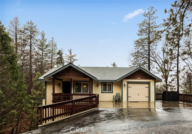 Detail Gallery Image 2 of 20 For 1419 Calgary, Lake Arrowhead,  CA 92352 - 3 Beds | 2/1 Baths