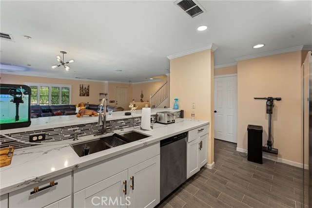 Detail Gallery Image 16 of 38 For 25840 Iris Ave #B,  Moreno Valley,  CA 92551 - 2 Beds | 2/1 Baths