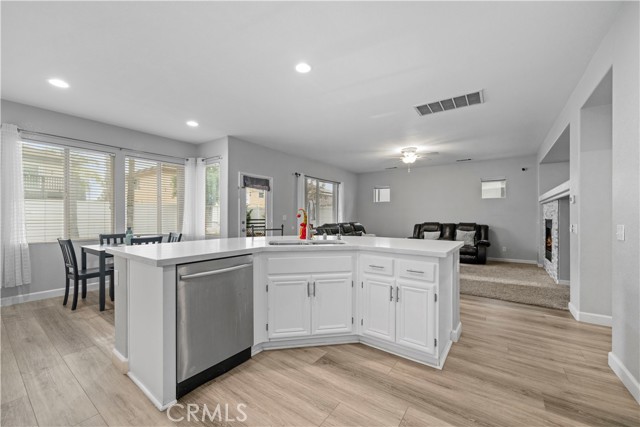 Detail Gallery Image 14 of 55 For 25347 Clear Canyon Cir, Menifee,  CA 92584 - 4 Beds | 3/1 Baths