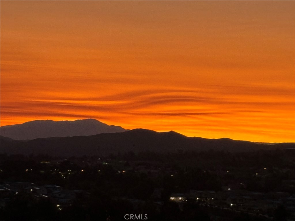 https://media.crmls.org/medias/03ffedb9-750e-495d-b0e2-61cf4e11e8ce.jpg?preset=X-Large