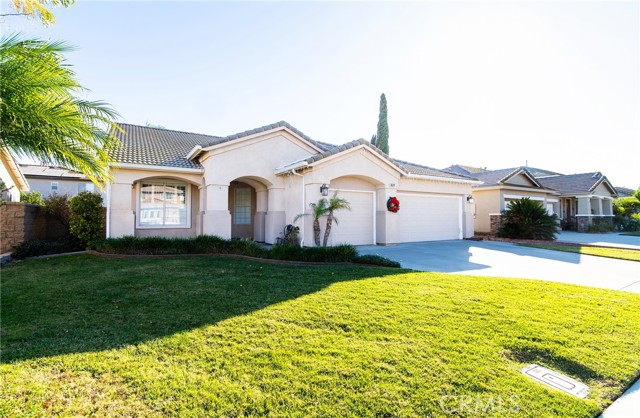 Detail Gallery Image 3 of 26 For 5574 Alexandria Ave, Corona,  CA 92880 - 4 Beds | 2 Baths