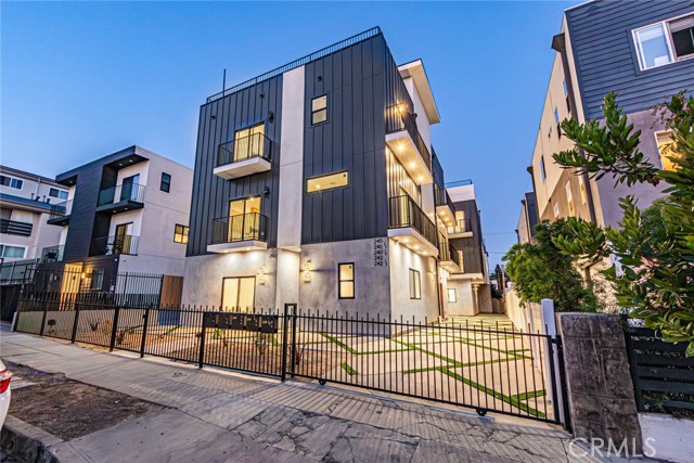 Detail Gallery Image 17 of 19 For 242 N Dillon, Silver Lake Los Angeles,  CA 90026 - 4 Beds | 2 Baths