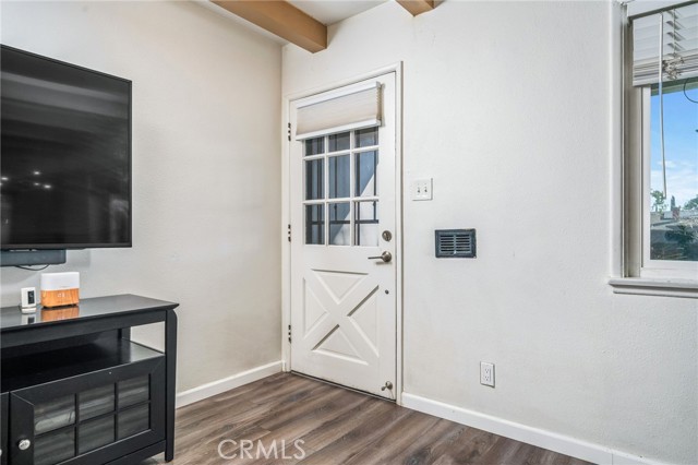 Detail Gallery Image 5 of 41 For 943 E Yale St, Ontario,  CA 91764 - 4 Beds | 2 Baths