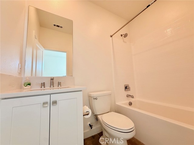 Detail Gallery Image 17 of 32 For 1677 W Lincoln #103,  Anaheim,  CA 92801 - 2 Beds | 2/1 Baths