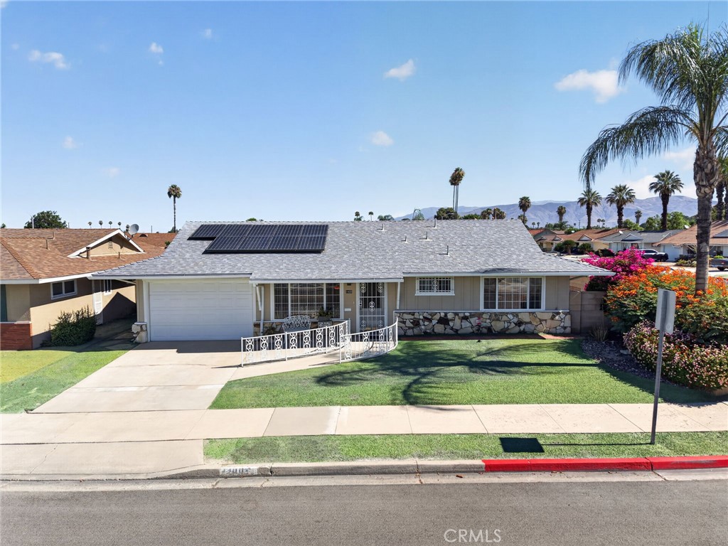 1400 W Mayberry