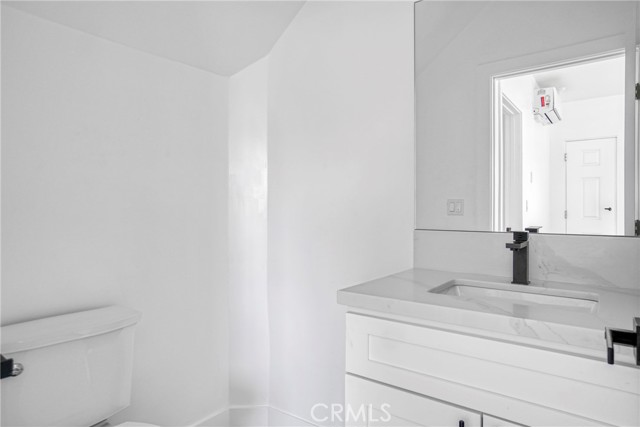 Detail Gallery Image 30 of 43 For 7909 Aldea Ave, Lake Balboa,  CA 91406 - 6 Beds | 5/2 Baths