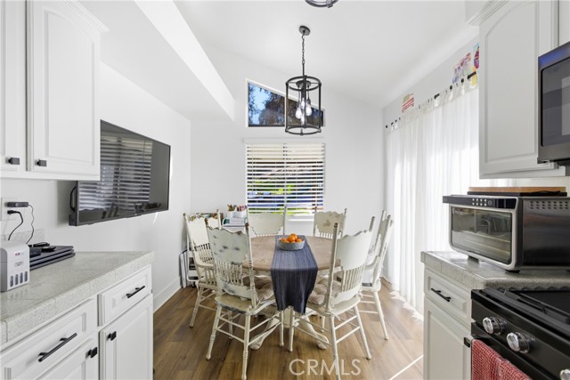 Detail Gallery Image 16 of 29 For 41454 Avenida De La Reina, Temecula,  CA 92592 - 3 Beds | 2 Baths