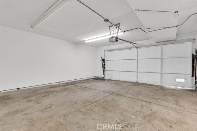 19562 Pompano Lane, Huntington Beach CA: https://media.crmls.org/medias/0401a6e7-a262-4354-bbe6-1c8463a19fe8.jpg