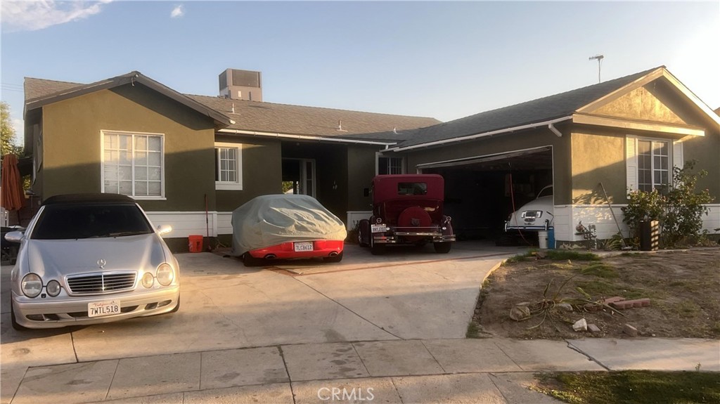 13448 Stagg Street