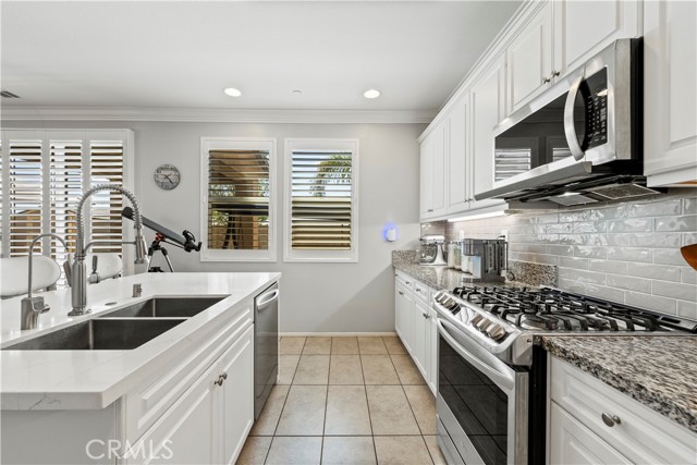 Detail Gallery Image 20 of 73 For 4752 Casillas Way, Fontana,  CA 92336 - 3 Beds | 2/1 Baths