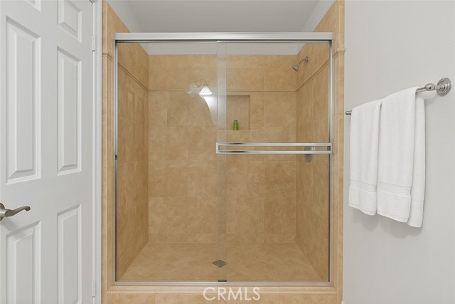 Detail Gallery Image 15 of 40 For 26812 Peppertree Dr, Valencia,  CA 91381 - 5 Beds | 3 Baths