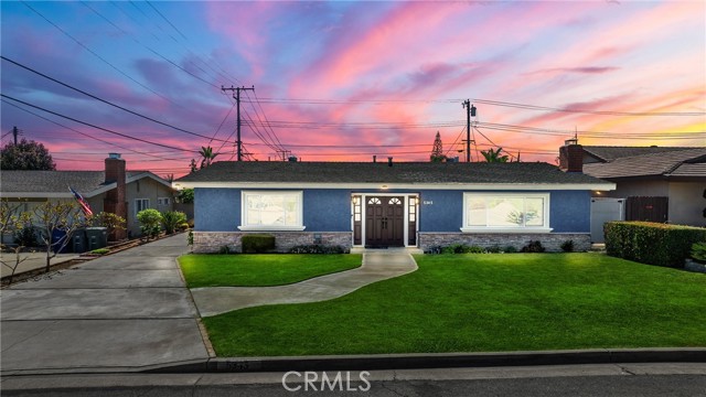 5345 Kenwood Avenue, Buena Park CA: https://media.crmls.org/medias/040273c3-1da9-4a45-b41f-627ac760483e.jpg