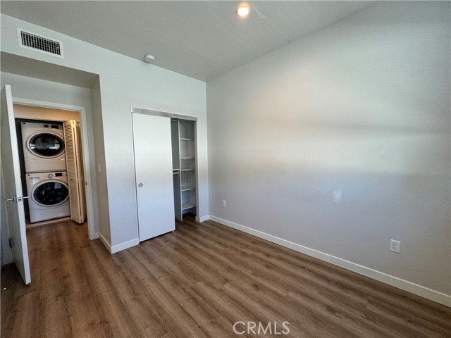 Detail Gallery Image 12 of 18 For 22425 S Del Valle St #3,  Woodland Hills,  CA 91364 - 3 Beds | 2/1 Baths