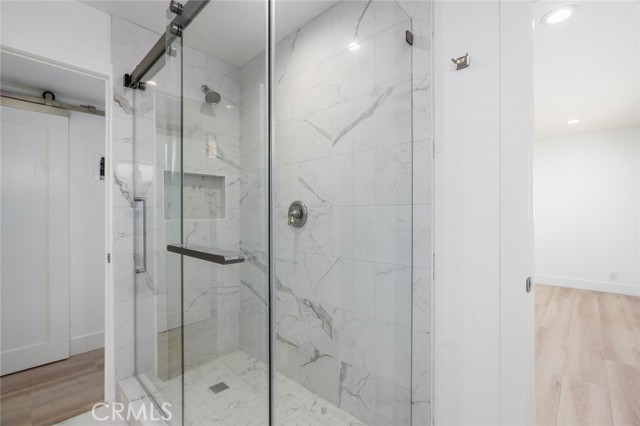 707 1/2 Orchid Avenue, Corona del Mar CA: https://media.crmls.org/medias/0403a989-a062-4afc-a120-5bd94a0d957b.jpg
