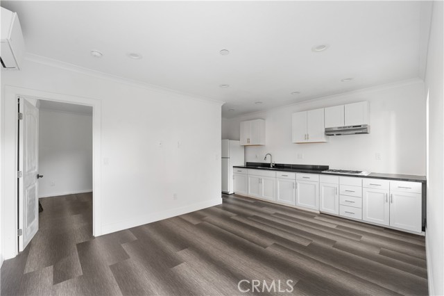 6653 Belmar Avenue, Reseda CA: https://media.crmls.org/medias/0403e882-7ea5-4d57-ac1f-44190e87c98a.jpg