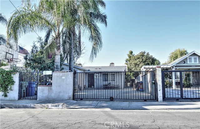 Detail Gallery Image 2 of 28 For 14807 Oro Grande, Sylmar,  CA 91342 - 5 Beds | 3 Baths