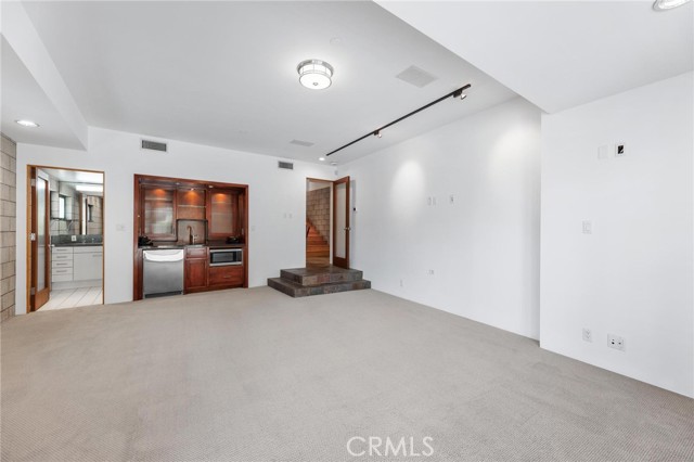 129 20th Street, Manhattan Beach CA: https://media.crmls.org/medias/04042c4d-40ad-400b-a52a-b98b561f1715.jpg
