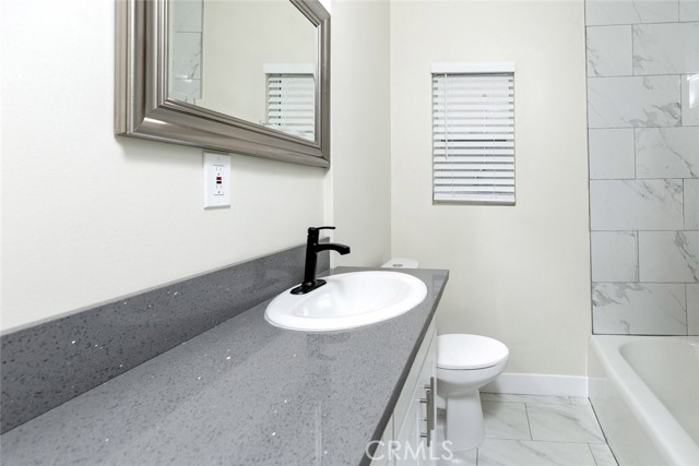 Detail Gallery Image 16 of 19 For 8006 Louise Ave, Northridge,  CA 91325 - 3 Beds | 2 Baths