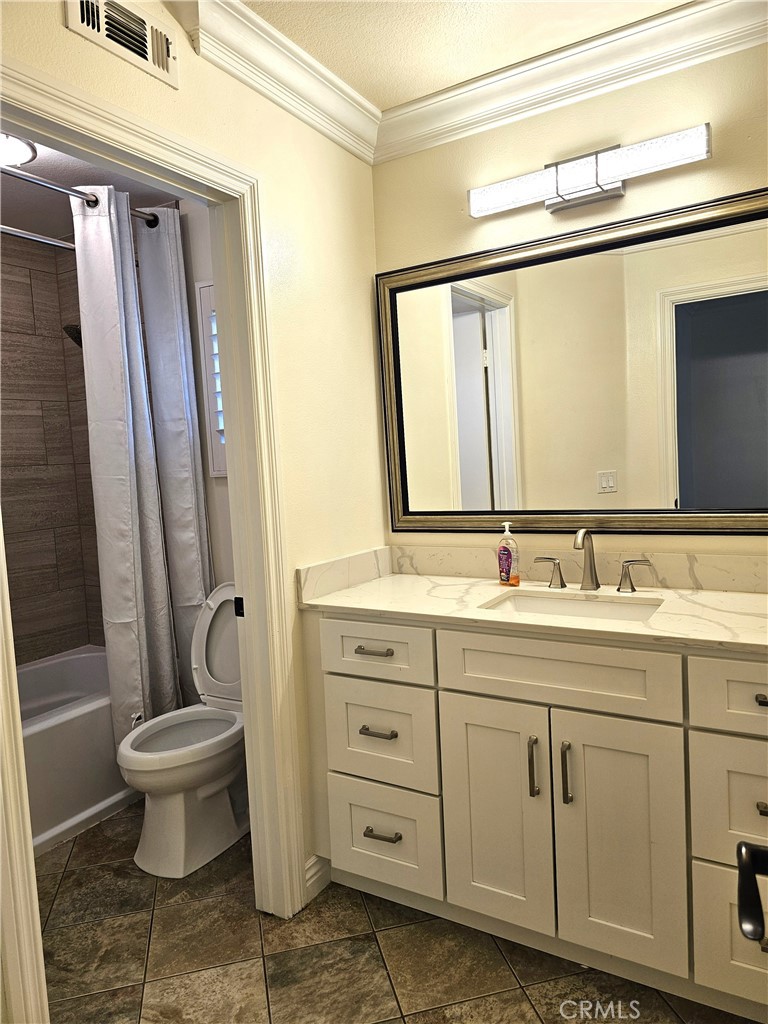 https://media.crmls.org/medias/04054f76-4877-491d-aaac-fe360e5cc5a9.jpg?preset=X-Large