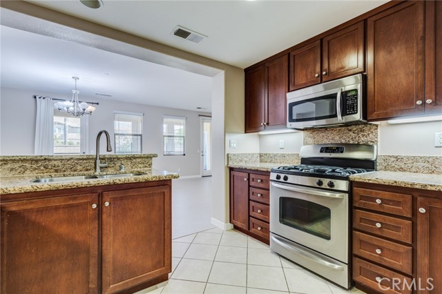 12336 Hollyhock Dr, Rancho Cucamonga CA: https://media.crmls.org/medias/040573a0-f76e-4077-a84f-095a7516d3b0.jpg