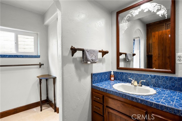 Detail Gallery Image 26 of 28 For 5206 E Crescent Dr, Anaheim,  CA 92807 - 5 Beds | 3/2 Baths