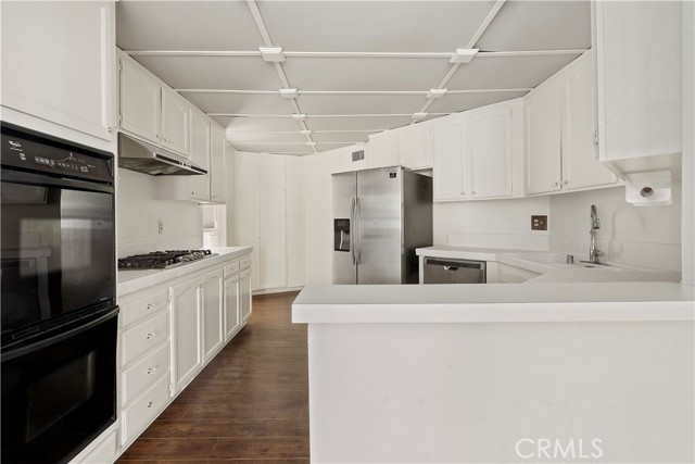 5333 Zelzah Avenue, Encino CA: https://media.crmls.org/medias/0405c00e-bc86-4ef2-b6a9-c02351306e9f.jpg