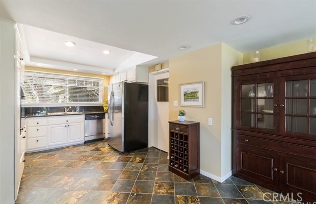 Detail Gallery Image 17 of 38 For 27104 Shorewood Rd, Rancho Palos Verdes,  CA 90275 - 3 Beds | 2 Baths